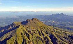 Montagne-Pelee-volcan